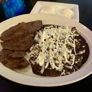 Enfrijoladas c/Huevos